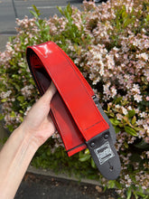 Load image into Gallery viewer, Red and Black Lenticular Color Shift Guitar Strap