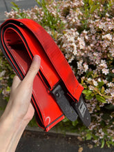Load image into Gallery viewer, Red and Black Lenticular Color Shift Guitar Strap