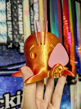 Load image into Gallery viewer, Octopus Guitar Pick Holder Color Change Raspberry And Gold
